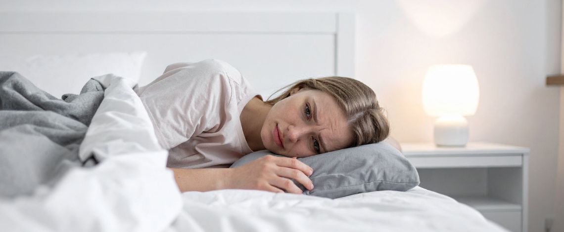 Nočna utrujenost in nespečnost po praznikih – kaj je in zakaj se pojavi